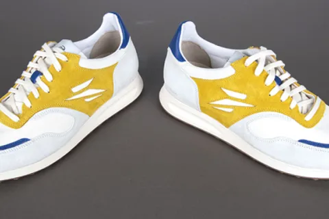 chaussures jaunes
