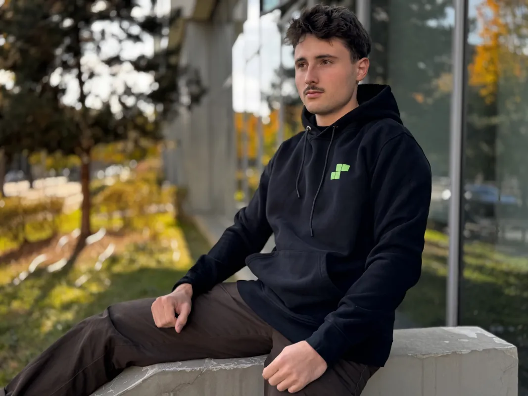 Vue 4 – Hoodie La Poste Tetris 